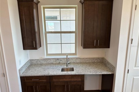 House in Orlando, Florida 4 bedrooms, 295.43 sq.m. № 1904173 - photo 21
