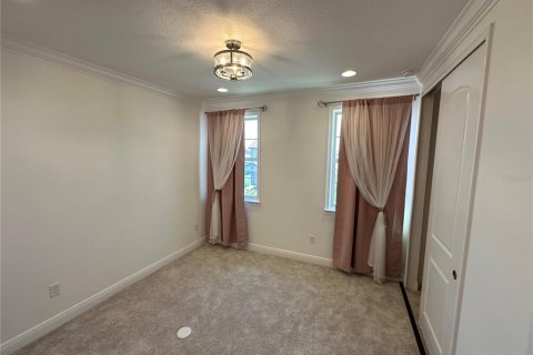 House in Orlando, Florida 4 bedrooms, 295.43 sq.m. № 1904173 - photo 14