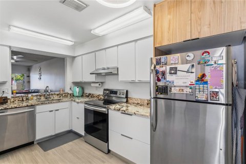 Touwnhouse à vendre à Coral Springs, Floride: 2 chambres, 110.55 m2 № 2415583 - photo 18