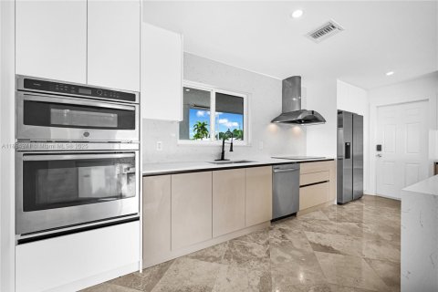 Villa ou maison à louer à Fort Lauderdale, Floride: 3 chambres, 144.93 m2 № 1947471 - photo 4