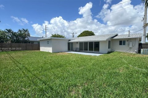 Villa ou maison à louer à Fort Lauderdale, Floride: 3 chambres, 144.93 m2 № 1947471 - photo 7