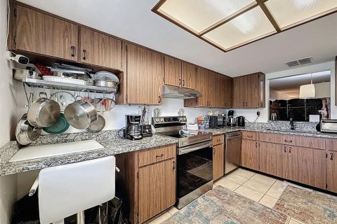 Condominio en venta en Port Richey, Florida, 2 dormitorios, 112.41 m2 № 1782389 - foto 11
