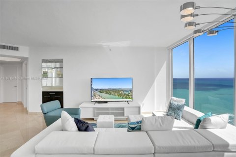 Condo in Miami Beach, Florida, 2 bedrooms  № 1943588 - photo 4