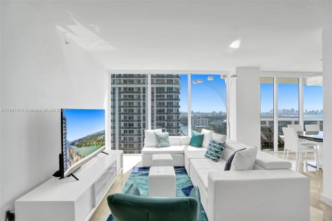 Condo in Miami Beach, Florida, 2 bedrooms  № 1943588 - photo 6