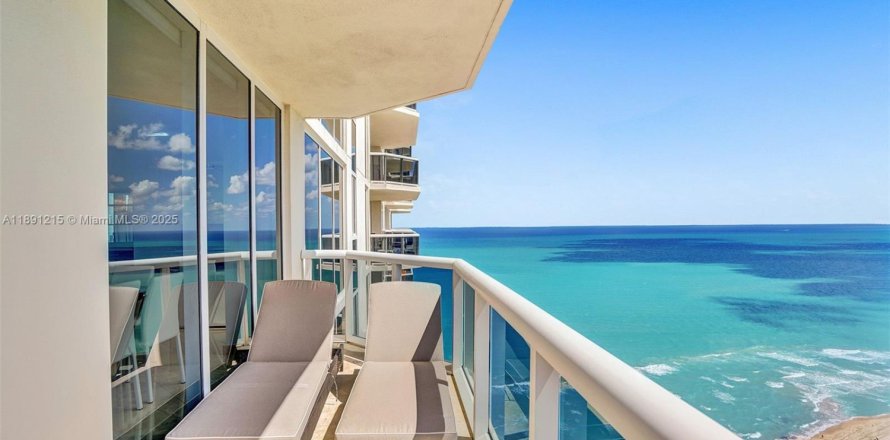 Condo in Miami Beach, Florida, 2 bedrooms  № 1943588