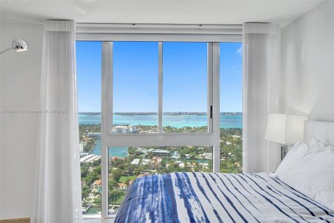 Condo in Miami Beach, Florida, 2 bedrooms  № 1943588 - photo 18