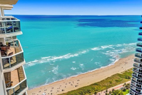 Condo in Miami Beach, Florida, 2 bedrooms  № 1943588 - photo 30