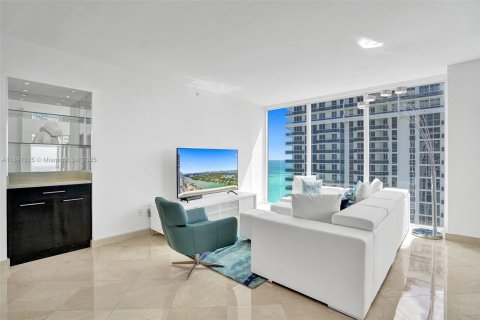 Condo in Miami Beach, Florida, 2 bedrooms  № 1943588 - photo 7