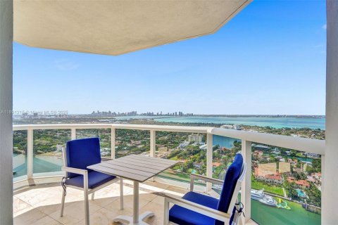 Condo in Miami Beach, Florida, 2 bedrooms  № 1943588 - photo 8
