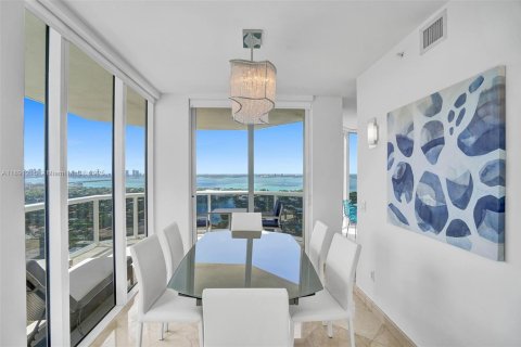 Condo in Miami Beach, Florida, 2 bedrooms  № 1943588 - photo 13