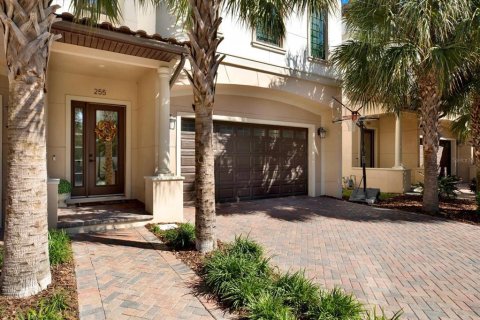 Adosado en Safety Harbor, Florida 3 dormitorios, 217.67 m2 № 2420429