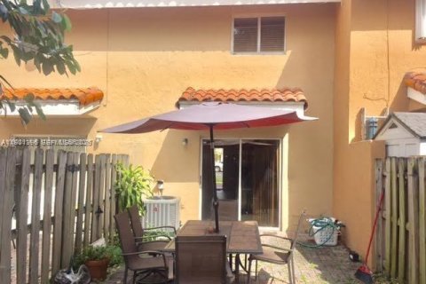 Купить кондоминиум в Майами, Флорида 2 спальни, 88.63м2, № 2048589 - фото 2