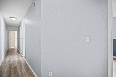 Townhouse in Weston, Florida 4 bedrooms, 171.96 sq.m. № 2032749 - photo 24