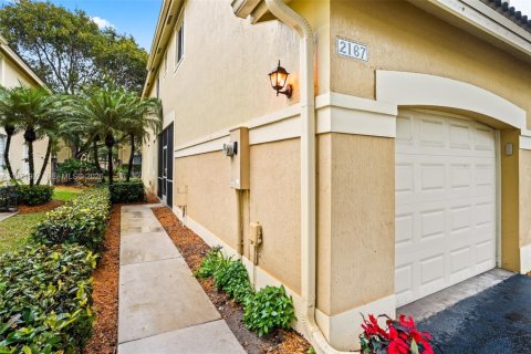 Townhouse in Weston, Florida 4 bedrooms, 171.96 sq.m. № 2032749 - photo 2