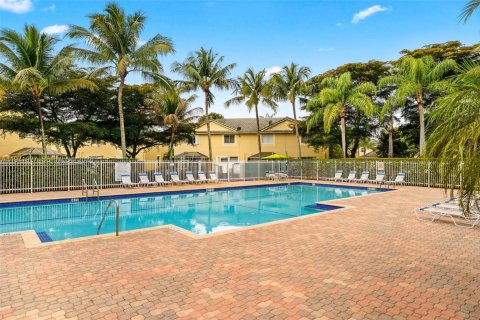 Townhouse in Weston, Florida 4 bedrooms, 171.96 sq.m. № 2032749 - photo 29