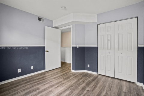 Townhouse in Weston, Florida 4 bedrooms, 171.96 sq.m. № 2032749 - photo 21