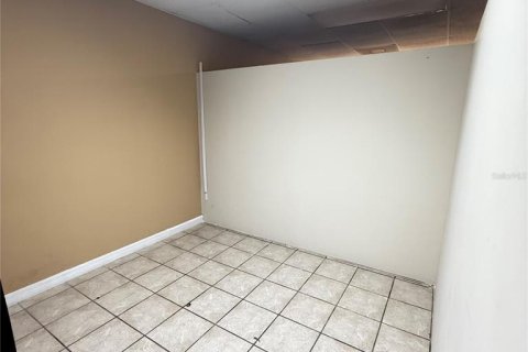 Commercial property in Kissimmee, Florida 85.84 sq.m. № 1915137 - photo 5