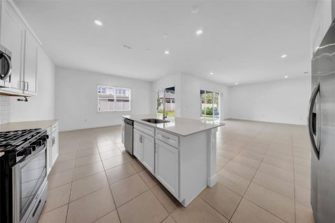 House in Riverview, Florida 5 bedrooms, 318.84 sq.m. № 1684421 - photo 20