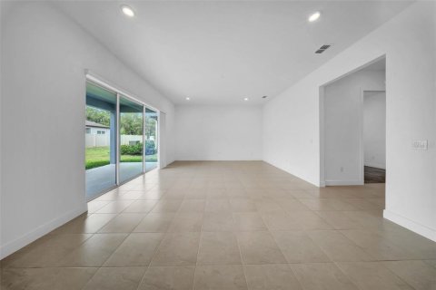 House in Riverview, Florida 5 bedrooms, 318.84 sq.m. № 1684421 - photo 12