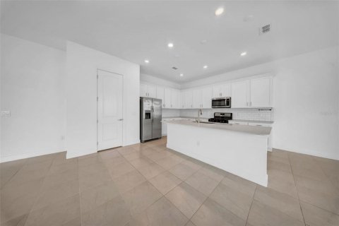 House in Riverview, Florida 5 bedrooms, 318.84 sq.m. № 1684421 - photo 16