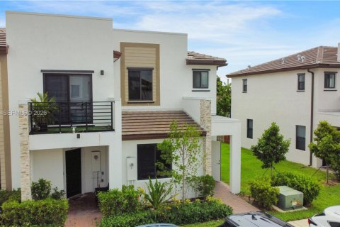 House in Miami, Florida 3 bedrooms, 122.63 sq.m. № 2188642 - photo 3