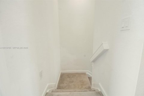 House in Miami, Florida 3 bedrooms, 122.63 sq.m. № 2188642 - photo 13