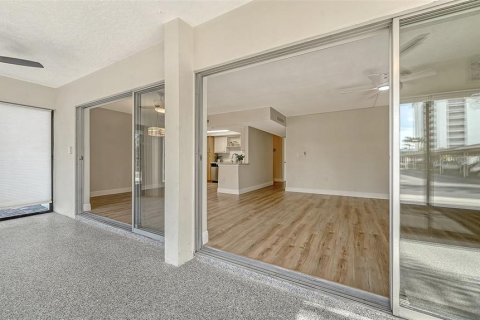 Copropriété à vendre à Sarasota, Floride: 2 chambres, 118.08 m2 № 2095494 - photo 17