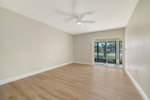 Copropriété à vendre à Sarasota, Floride: 2 chambres, 118.08 m2 № 2095494 - photo 26
