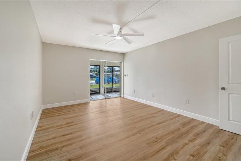 Copropriété à vendre à Sarasota, Floride: 2 chambres, 118.08 m2 № 2095494 - photo 28