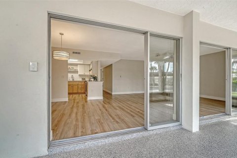 Copropriété à vendre à Sarasota, Floride: 2 chambres, 118.08 m2 № 2095494 - photo 18