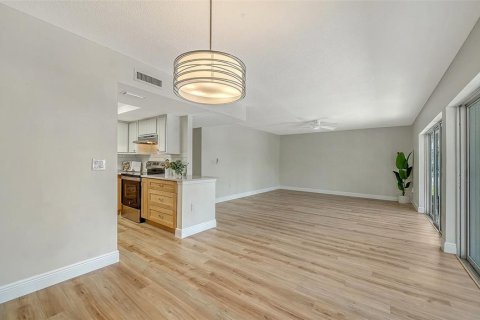 Copropriété à vendre à Sarasota, Floride: 2 chambres, 118.08 m2 № 2095494 - photo 20