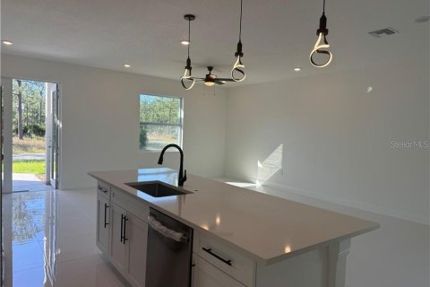 House in Lehigh Acres, Florida 3 bedrooms, 130.62 sq.m. № 1535434 - photo 14