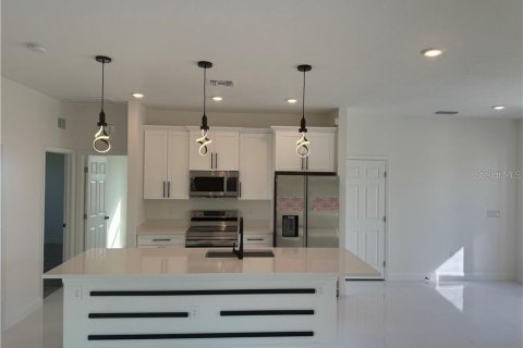 House in Lehigh Acres, Florida 3 bedrooms, 130.62 sq.m. № 1535434 - photo 9