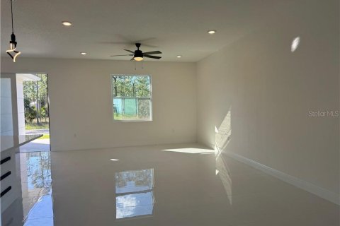 House in Lehigh Acres, Florida 3 bedrooms, 130.62 sq.m. № 1535434 - photo 18