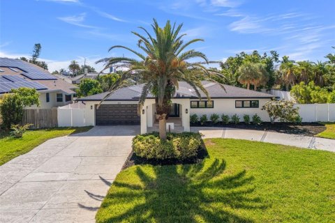 Casa en venta en Tierra Verde, Florida, 4 dormitorios, 247.96 m2 № 1883093 - foto 1