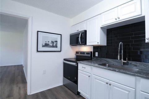 Condo in Clearwater, Florida, 1 bedroom  № 1899923 - photo 10