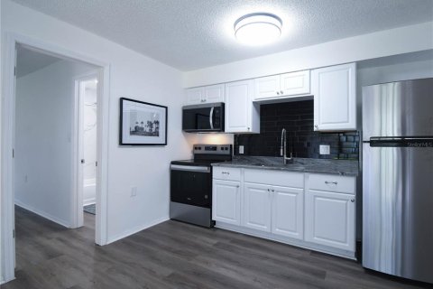 Condo in Clearwater, Florida, 1 bedroom  № 1899923 - photo 9