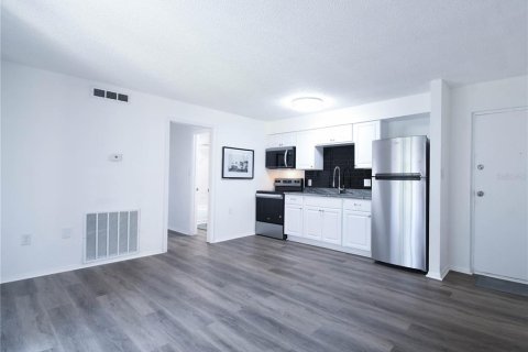Condo in Clearwater, Florida, 1 bedroom  № 1899923 - photo 6