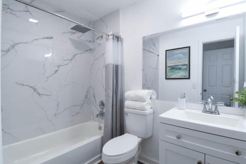 Condo in Clearwater, Florida, 1 bedroom  № 1899923 - photo 12