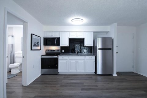 Condo in Clearwater, Florida, 1 bedroom  № 1899923 - photo 8