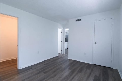 Condo in Clearwater, Florida, 1 bedroom  № 1899923 - photo 15