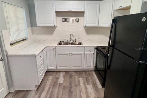 Appartement à louer à Saint Petersburg, Floride: 2 chambres, 83.61 m2 № 2388508 - photo 2