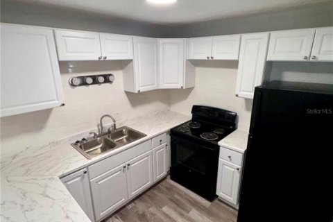 Appartement à louer à Saint Petersburg, Floride: 2 chambres, 83.61 m2 № 2388508 - photo 3