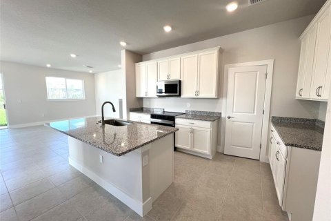 Townhouse in Wesley Chapel, Florida 3 bedrooms, 161.09 sq.m. № 1597621 - photo 5