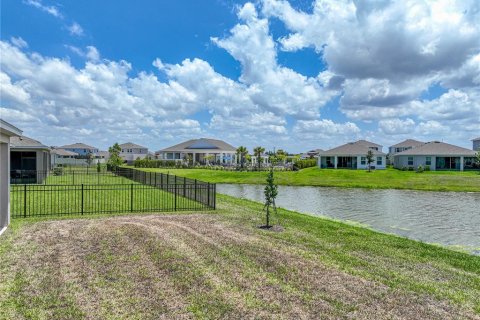 House in Apollo Beach, Florida 4 bedrooms, 189.99 sq.m. № 1747726 - photo 28
