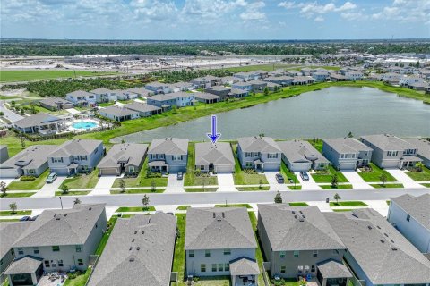 House in Apollo Beach, Florida 4 bedrooms, 189.99 sq.m. № 1747726 - photo 4