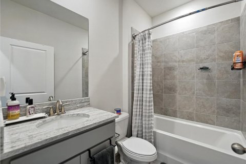 House in Apollo Beach, Florida 4 bedrooms, 189.99 sq.m. № 1747726 - photo 25