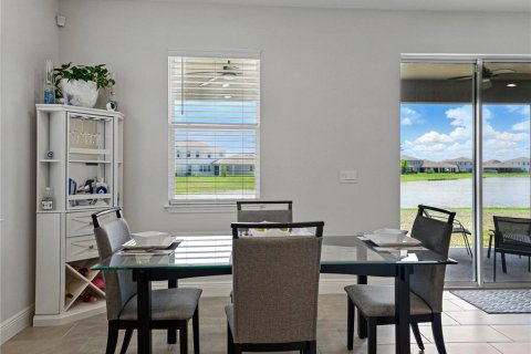 House in Apollo Beach, Florida 4 bedrooms, 189.99 sq.m. № 1747726 - photo 16