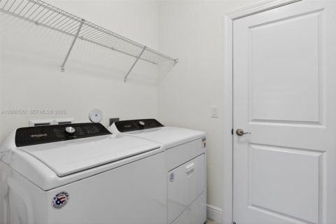 Купить таунхаус в Дирфилд-Бич, Флорида 3 спальни, 171.87м2, № 2067409 - фото 30