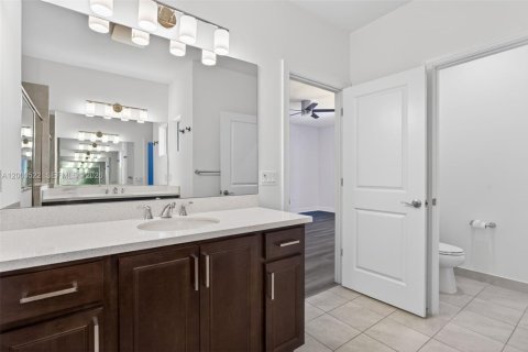 Купить таунхаус в Дирфилд-Бич, Флорида 3 спальни, 171.87м2, № 2067409 - фото 25